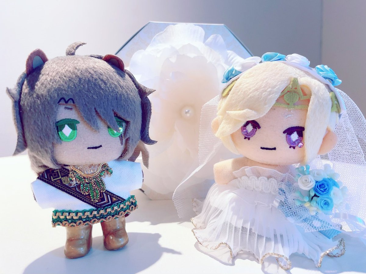 レオヴィル結婚アンソロの引出物とともに

👑
ドレス:ふんはー（<a href="/P5_fox_pretty/">ふんはー</a> ）さん
ブーケ：チーズ茶ェモン（<a href="/chi_chaemon/">チーズ茶ェモン</a> ）さん

🦁
自作