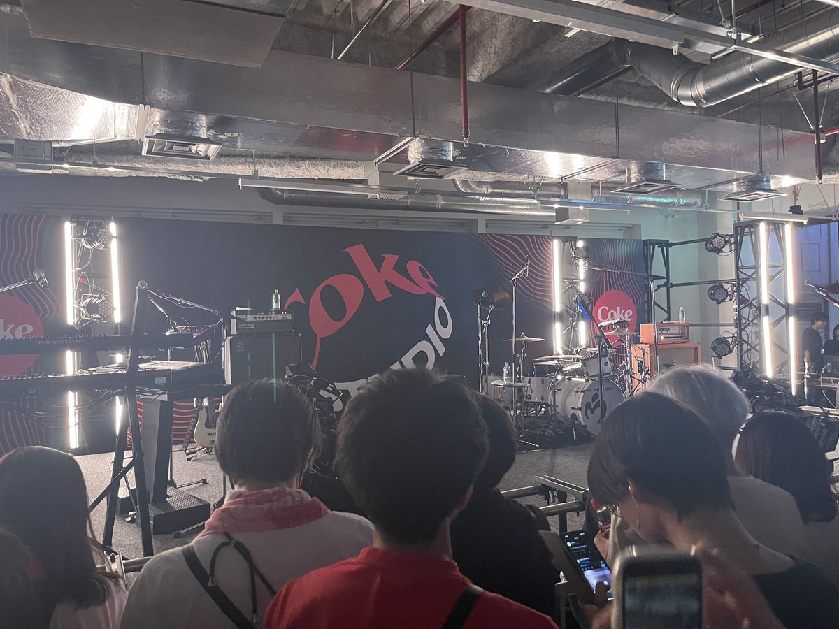 MGA_Ryuuu's tweet photo. ほんと一瞬だったーー
夢の時間🫶🏻
近すぎて息できん
 #CokeSTUDIO最前列への招待状 
 #MrsGREENAPPLE https://t.co/ALLb6kV8pn