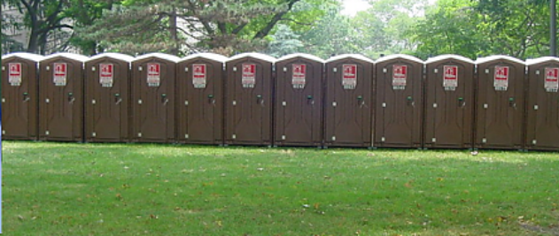 Het lijkt zo logisch dat er een toiletvoorziening zou zijn bij het gratis deel van de Maarsseveense Plassen, maar die is er niet. SP wil dat z.s.m. regelen tinyurl.com/2x42hcdb