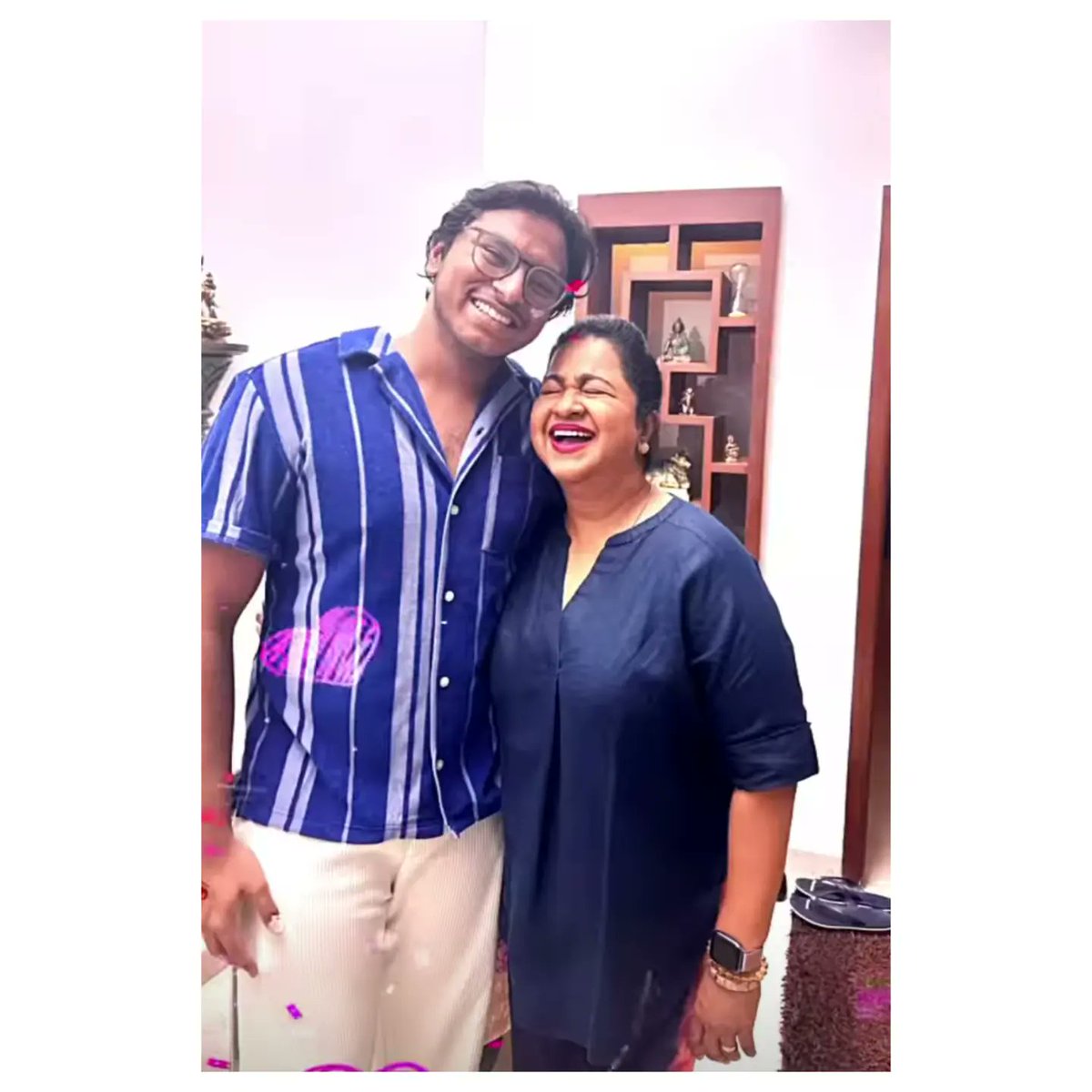 radikaasarathFC's tweet photo. Birthday Snaps ๐๐
Happy Birthday #Rahhul ๐โฅ๏ธ๐งฟ
@realradikaa @realsarathkumar
#RadikaaSarathkumar #Sarathkumar #SaRaโค๏ธ #RadikaaSarathkumar_FC https://t.co/z4jkP4KZsP