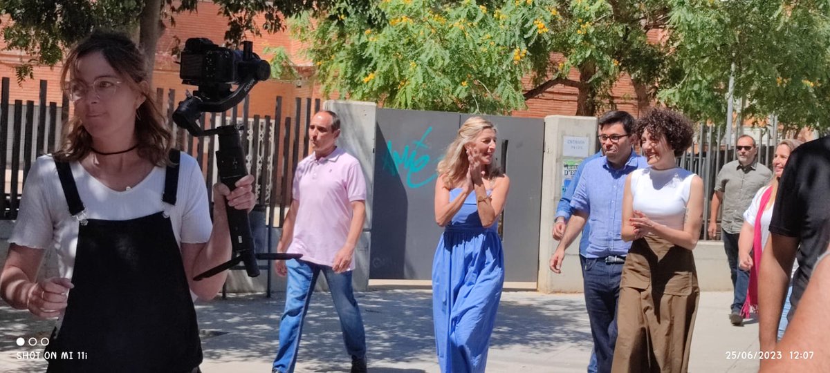 ecpsantacoloma's tweet photo. Avui hem vingut a #Cornellà per escoltar a dues companyes que són la garantia de polítiques per guanyar 
@AinaVS i @Yolanda_Diaz_

Amb @sumar aquest #23j #sumarpertransformar https://t.co/8wpCrw4Cpa