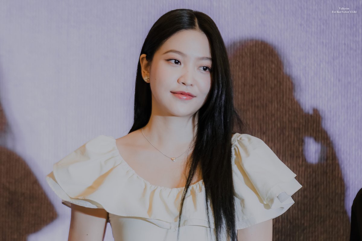 valkyrim_my's tweet photo. CIHS tvN Star Meet &amp; Greet 🇲🇾 4P

#CIHStvNStarTourinKL 
#YERI #예리 #REDVELVET #레드벨벳
#BitchXRich #CIHStvNStarTour https://t.co/kxibvaUqF0