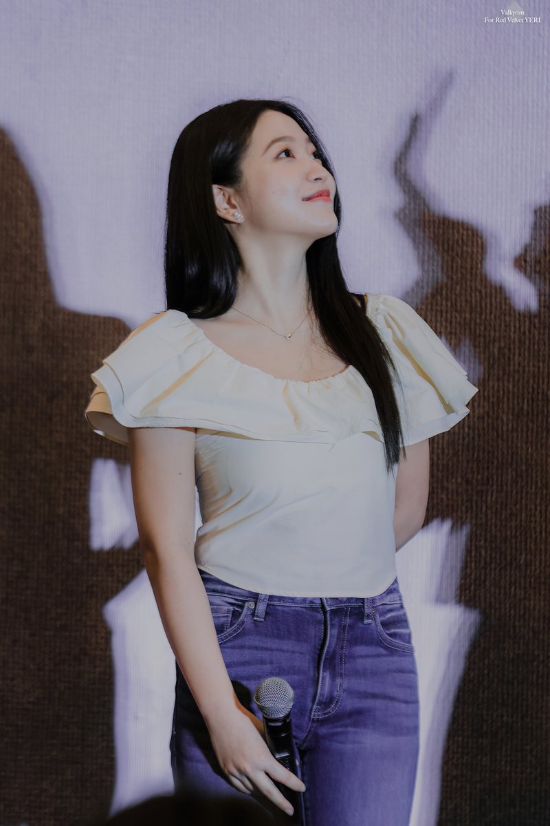 valkyrim_my's tweet photo. CIHS tvN Star Meet &amp; Greet 🇲🇾 4P

#CIHStvNStarTourinKL 
#YERI #예리 #REDVELVET #레드벨벳
#BitchXRich #CIHStvNStarTour https://t.co/kxibvaUqF0