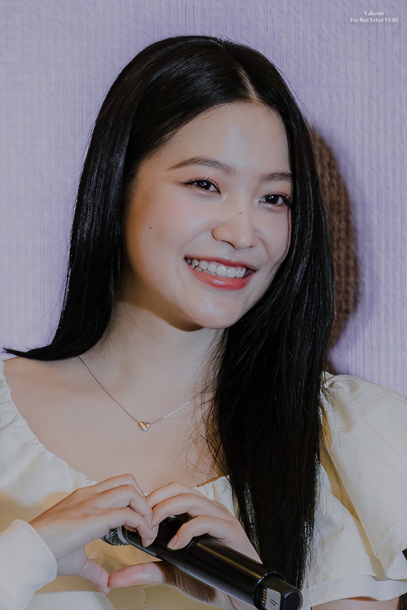 valkyrim_my's tweet photo. CIHS tvN Star Meet &amp; Greet 🇲🇾 4P

#CIHStvNStarTourinKL 
#YERI #예리 #REDVELVET #레드벨벳
#BitchXRich #CIHStvNStarTour https://t.co/kxibvaUqF0