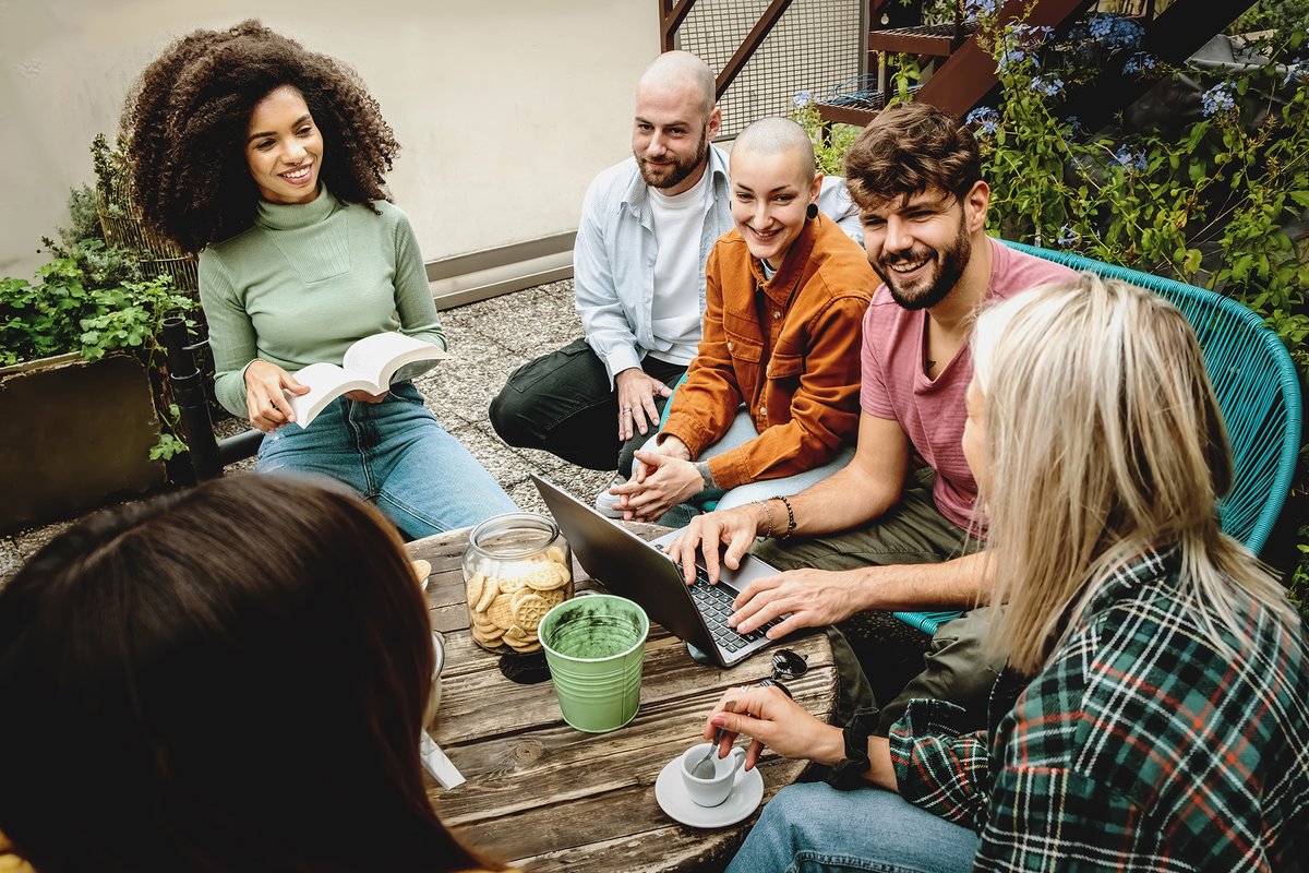 LincolnshireCC's tweet photo. We are recommissioning support for people who have been affected by people's drug and alcohol use.

If you have been negatively impacted by someone else’s drug and alcohol use and would like to help shape future family support service, email nicola.williamson@lincolnshire.gov.uk. https://t.co/TOSR33fICP