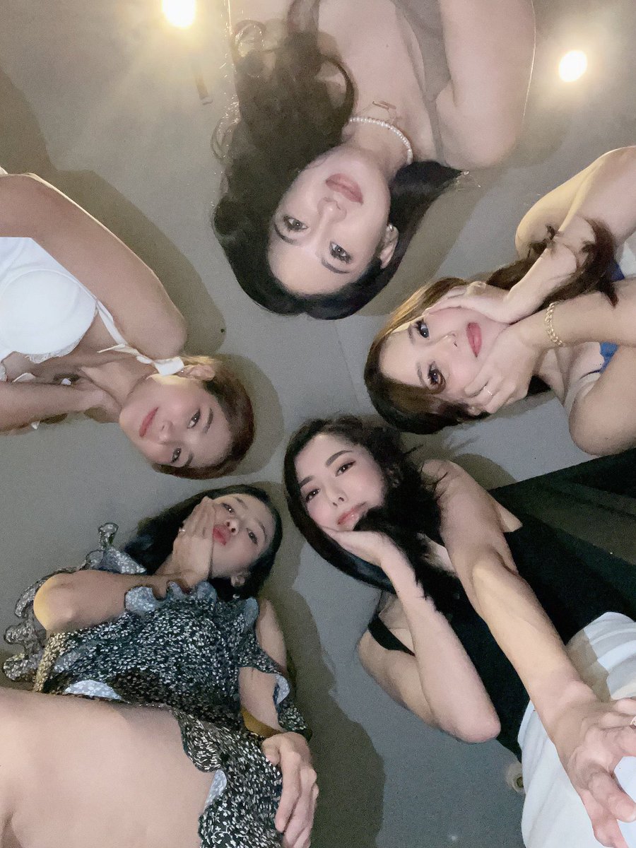 legfukuoka's tweet photo. 天国とか地獄ってあの世だけじゃなくてこの世にもあるんだよ
今君をどっちに招待するか相談してるの５人だから必ず決められるんだよ
今は2-２早く聞きたいでしょう？ https://t.co/WVALOFjrIS
