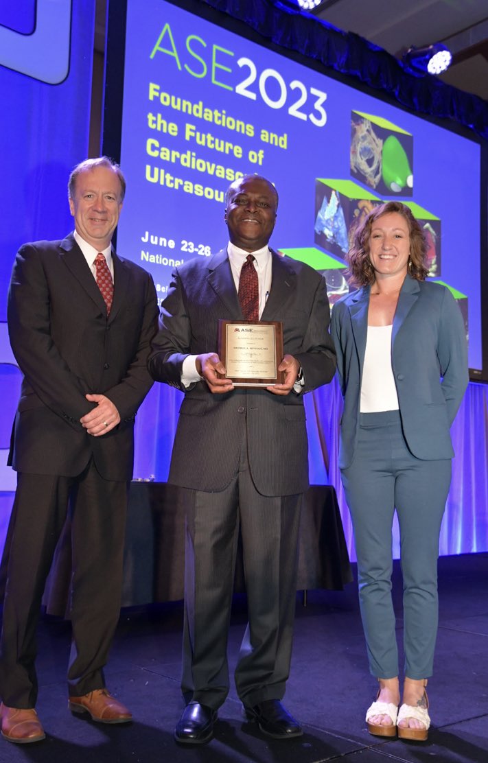 #ASE2023 Chair and Co-Chair James N. Kirkpatrick, MD and @maddiejane25, BS, ACS, RDCS, FASE recognize Keynote Speaker George A. Mensah, MD, FACC, FCP(SA) Hon! @NHLBI_Translate