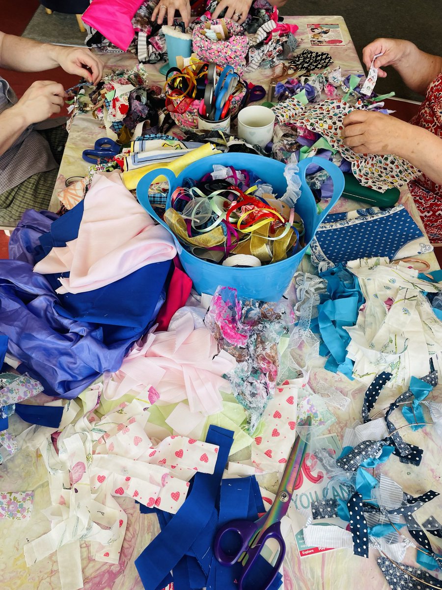 CreatfulCIC's tweet image. I love a messy table 😍

#creatful #creativity #art #creative    #handmade #handstitch #inspiration  #create #photooftheday #imagination #designer #innovation #follow #motivation #homedecor #creativityatitsbest #creativityeveryday #creativityheals