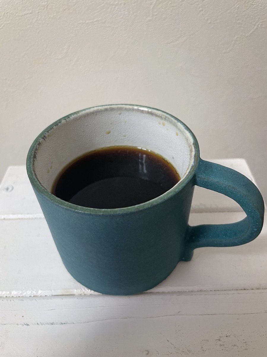 Ensam_Mol's tweet photo. タリーズのトライタン製コーヒードリッパー。
ターコイズブルーがどうしても欲しくて、でも近隣の店舗ではどこも売り切れてて…。
それを遠方の友人が入手して下さり、コーヒー豆（タリーズじゃない）と一緒に��レゼントしてくださった。
美味しかったです。
感謝🙏 https://t.co/45DLK6x8Ci