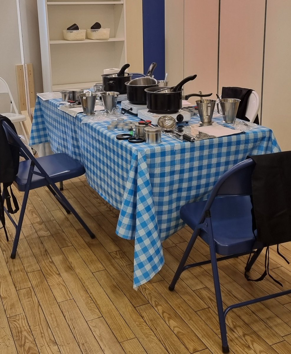 All set up for this afternoons candle making class at <a href="/FabricationYO1/">Fabrication Crafts</a> 

If you'd like to have a go, use this link to book onto one of my future classes
fabric-ation.co.uk/product/beginn…

#CandleMakingClass #YorkCandleMakingClass #YorkWorkshops #CraftClassYork #CraftClass