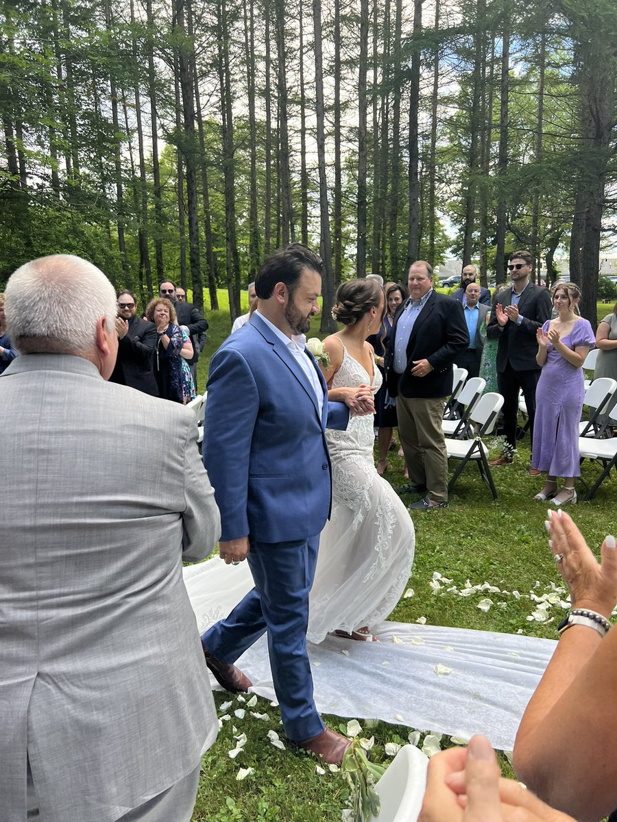 caryeades's tweet photo. Fun Family times in the POCONO MOUNTAINS in Pennsylvania this weekend at my niece - LAURENS’ wedding ! Welcome to the family Rich ! #👩🏻‍❤️‍👨🏻 
#eades
#mccoppin
#lesmeister https://t.co/Kx4lCDGK4v