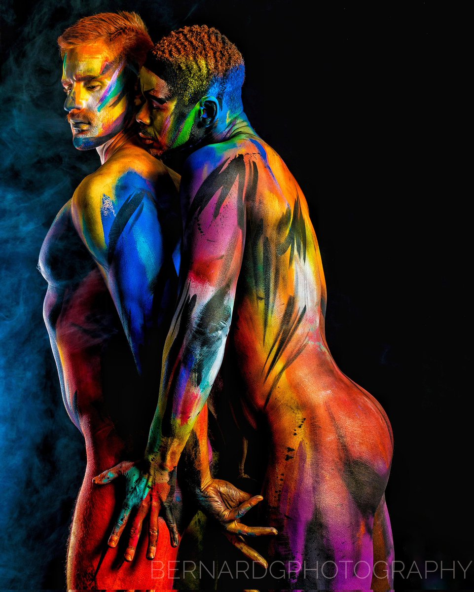 Happy Pride, everyone! Love who you love. linktr.ee/BernardGPhotog…