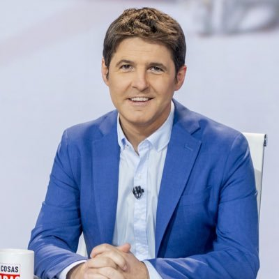 RubenHood15M's tweet photo. Adivina a quién consideran periodista y le dan más cuota de pantalla y a quién le quitaron su programa por motivos políticos. El resultado electoral tiene que ver con estas dos imágenes. El PSOE debe devolver a Jesús Cintora el programa 'La cosas claras' de forma inmediata. https://t.co/b4QfkWuZ0l