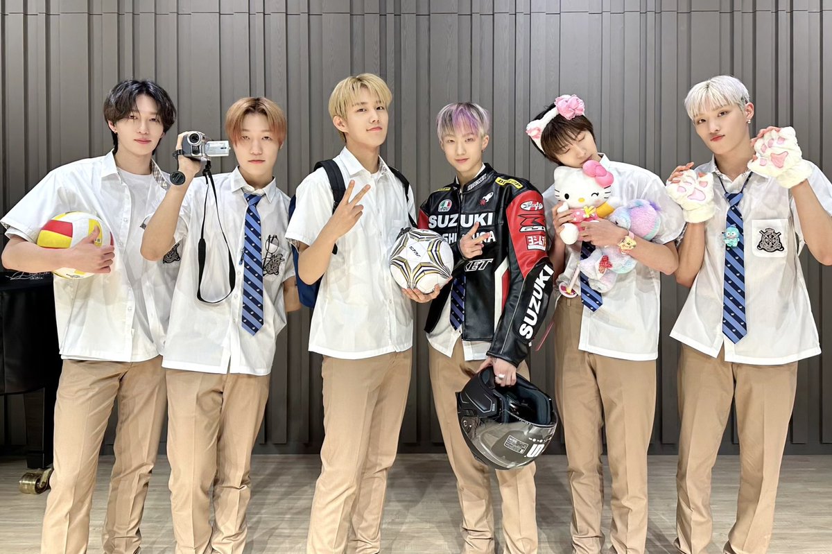 P1H_official's tweet photo. [📸] 230625 P1Harmony 6th Mini Album [HARMONY : ALL IN] 발매 기념 팬 사인회 (강남)

P1ece가 선물해 준 특별한 주말🎁
함께해 주셔서 감사합니다🥰
A special weekend gifted by P1ece🎁
Thank you for joining us🥰

#P1Harmony #피원하모니 #P1H #HARMONY #ALLIN #JUMP https://t.co/m6eT4ksNVS
