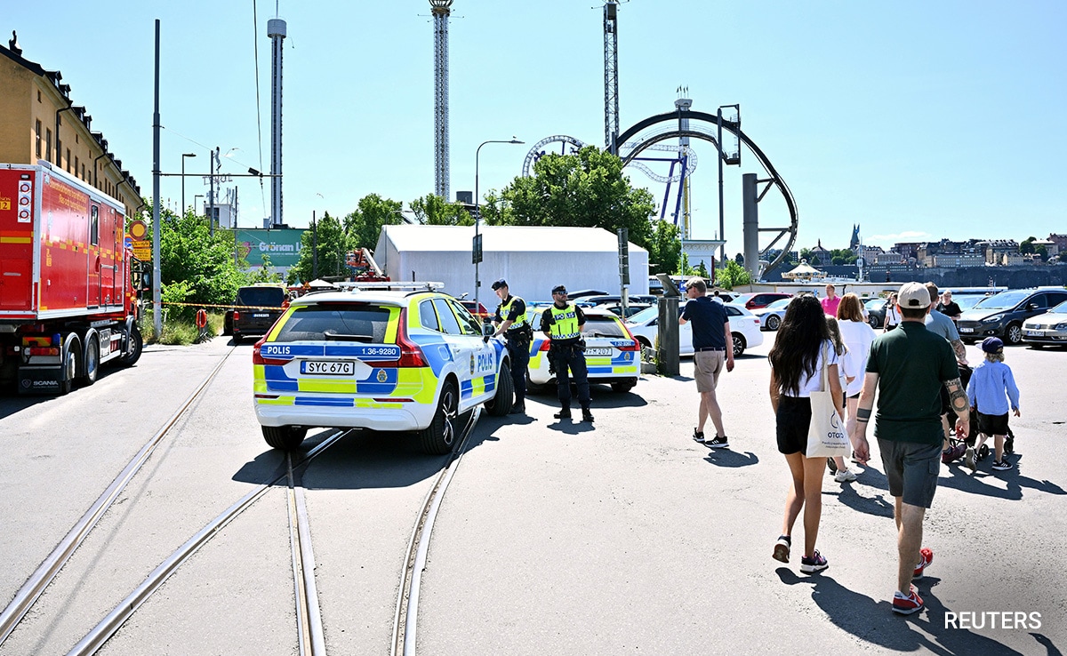 ndtvfeed's tweet photo. 1 Killed, Several Injured After Roller Coaster Accident In Sweden https://t.co/ahdjzTpBLS https://t.co/gpObqbepg7