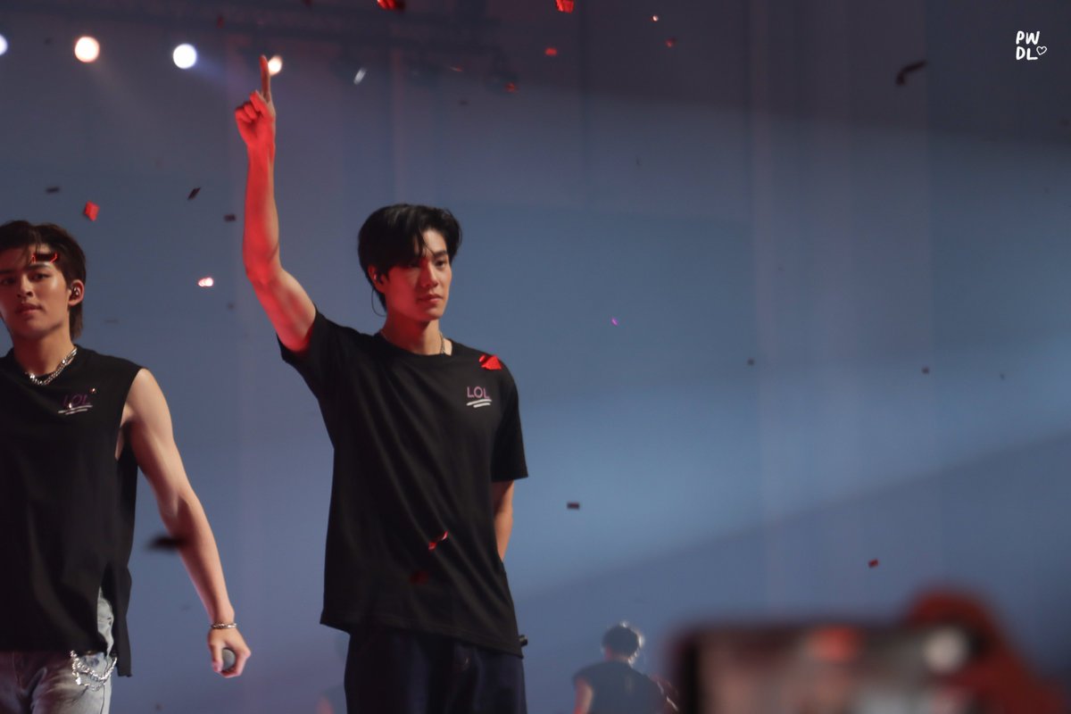 phuwindaily's tweet photo. เก่งมากมากเลยนะ ภูมิใจเสมอมาคับ 🥹

#phuwintang
#LOLFanFest2023D2 https://t.co/7BjYh6RIBu