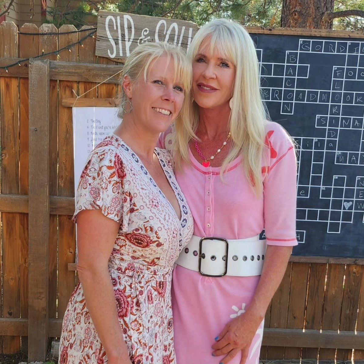 KimCameronMusic's tweet photo. Too much fun! Always great being with family. Until next time #Colorado. 😎
#thesprings #denver #coloradosprings #family #celebrations #parties #together #coloradosummer #kimcameron #singer #songwriter #mountainair #travel #weddings https://t.co/vvBkIgOHnV