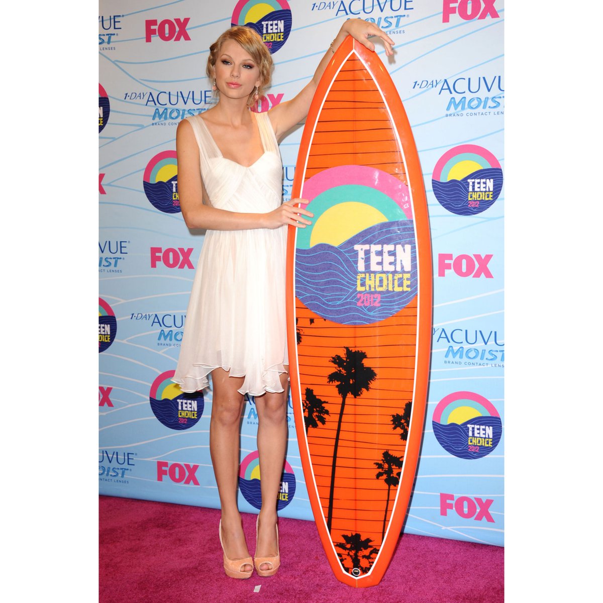 Teen Choice Awards - August 11, 2013 🏆 Choice Female Country Artist, Choice Country Song