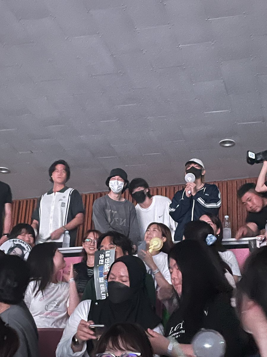 heartsforgoogie's tweet photo. how are they all still breathing knowing vminkook are behind them is the biggest mystery https://t.co/jXgdH9wgb6