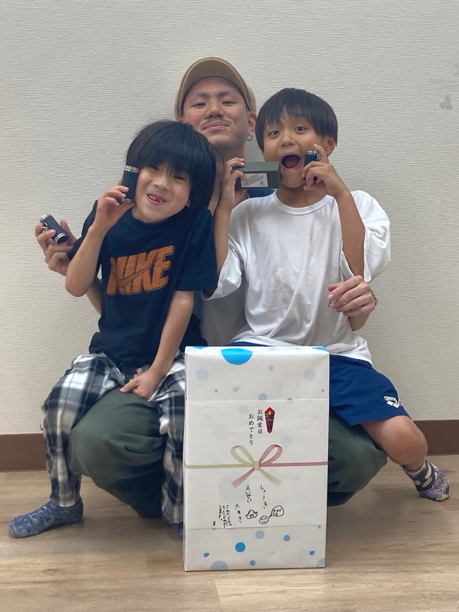 ARATA_2072's tweet photo. 一足先にお祝いしてもらいました🎂
ありがとうー！ https://t.co/8hvVvw33FG