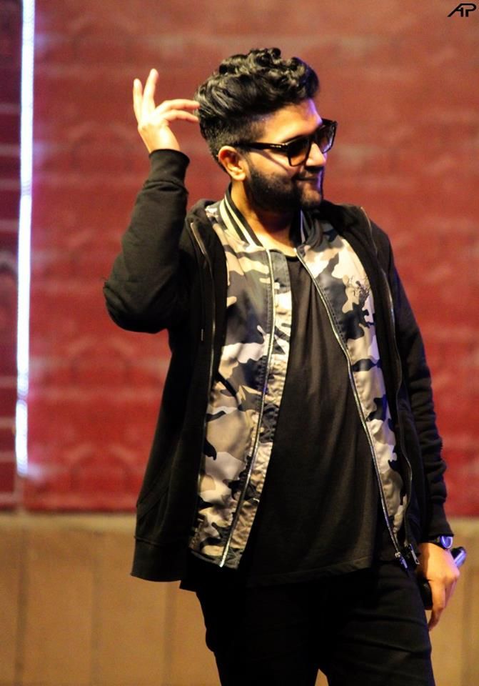 GuruWide's tweet photo. GR Boom Style 💛💛
@GuruOfficial #GuruRandhawa https://t.co/vv5TNLLxBw
