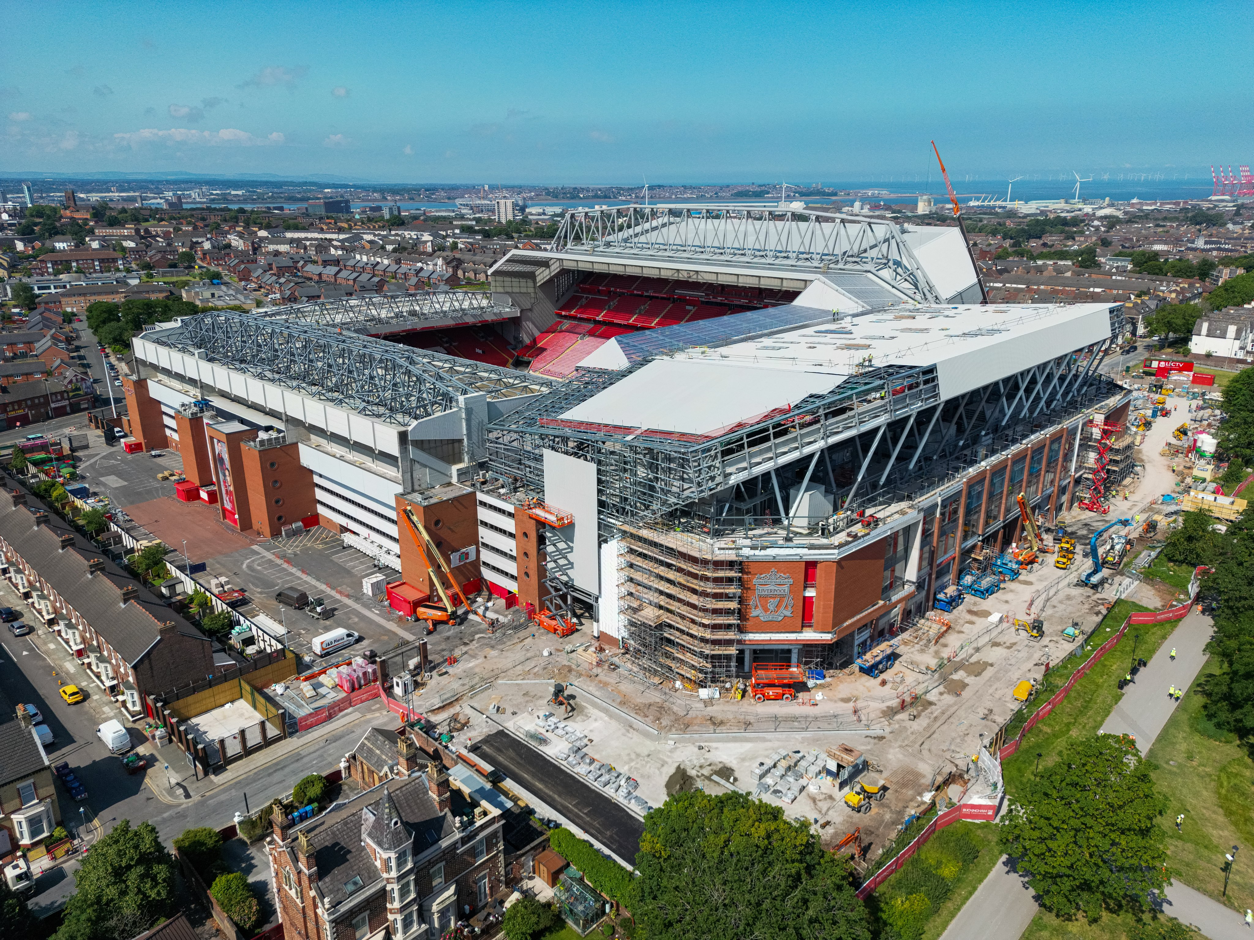 FzeKjAIWYAIlH-k?format=jpg&name=4096x409