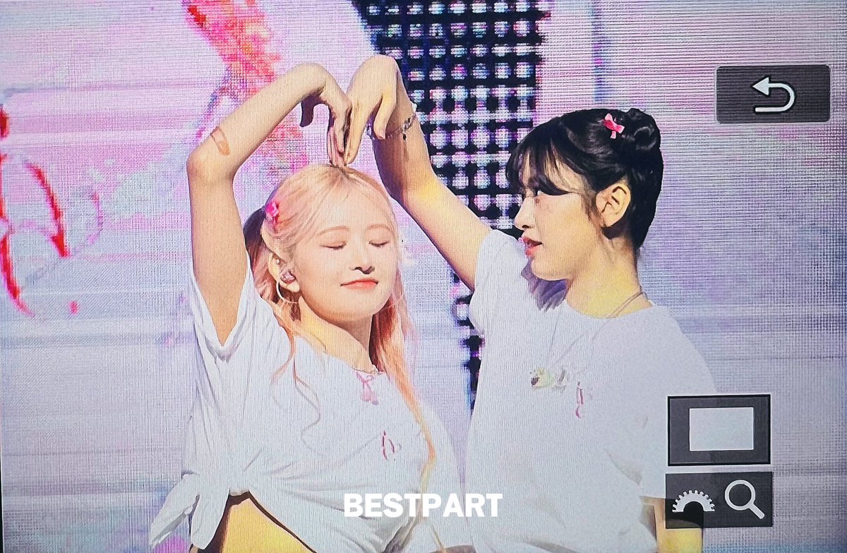 bestpart_901's tweet photo. 230625 해피 두콩즈 🫶
#아이브 #안유진 #IVE #ANYUJIN #YUJIN https://t.co/KptDjWEDm9