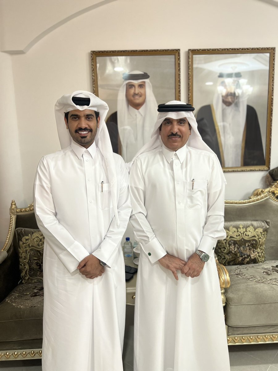 absqtr86's tweet image. يُقال فالأعراف الدبلوماسية أن سفير البلد هو ممثل سمو الأمير المفدى وممثل في الدولة التي يكون بها ولكن سعادة السفير الدكتور راشد بن شفيع الفهيدة المري جعلنا نرى أنه ممثل قطر والقطريين أيضاً والذي يرى أن أي قطري في يصل إلى جيبوتي مسؤول عنه حتى يغادر ، أستقبلتنا السفارة بالمطار في…