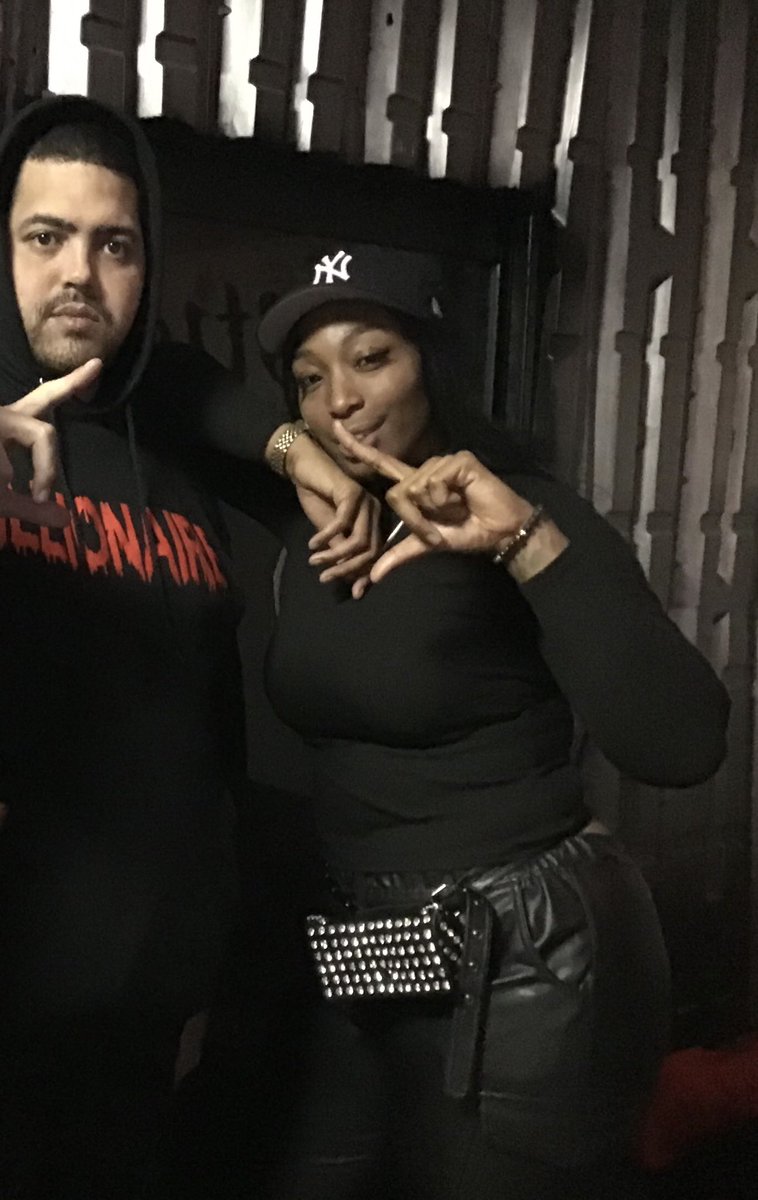 ohboy518's tweet photo. We may argue and not speak for a while but u Already know it’s all luv. Luv u sis @MSHUSTLE1271 🤞🏽🤞🏽🔓🔓 https://t.co/CnxwCbRunU