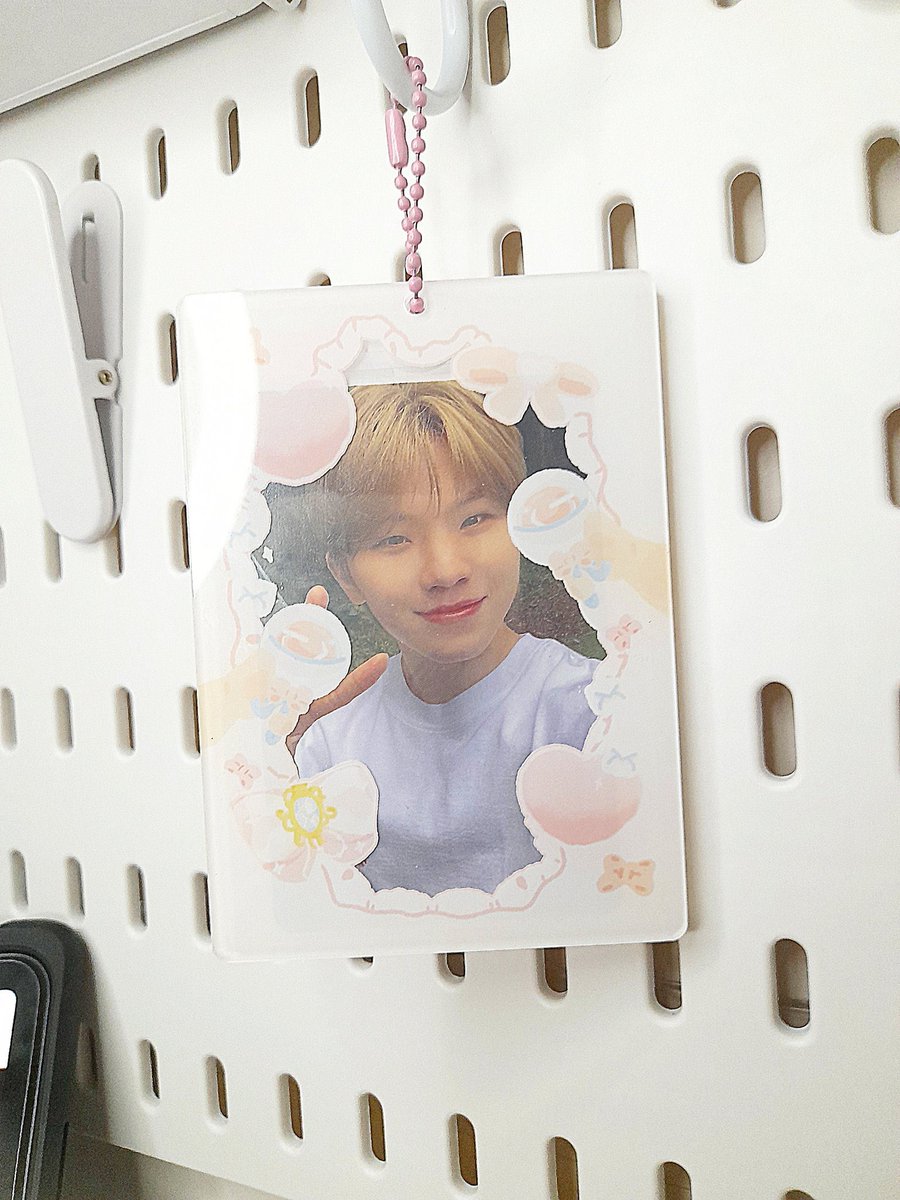 wonbillionGOs's tweet photo. [MY GO🇲🇾 | HELP RT]

✨ @voboarts's svt date 2-sided acrylic pc holder ✨

🔚 July 2nd, 8PM
💵 RM30*
*2nd payment is required for intl + local sf
⚠️ ETA: August

DM to order! 🛒 
#pasarseventeen https://t.co/wlSPDKMGmc
