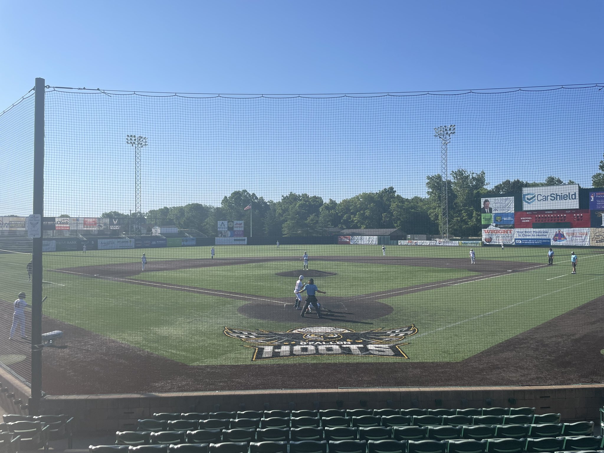 Play9Sports on Twitter "Getting the Sunday started here at CarShield Field! gatorsba vs