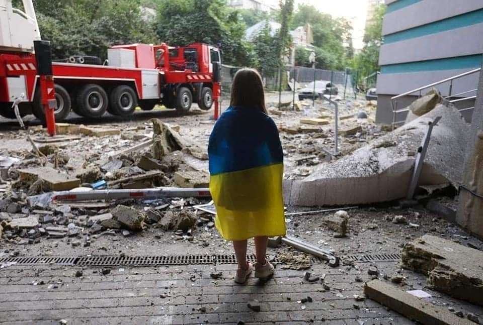 OlenaHalushka's tweet photo. Ukraine: bombed by russia, but still unbreakable
(author of the photo is unknown to me, unfortunately) https://t.co/mN9crqnY3H