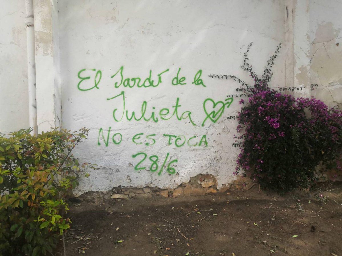 jardi_julieta's tweet photo. Moltes gràcies a totis les que esteu mostrant el vostre suport al Jardí de la Julieta!!  

Juntis lluitem contra els especuladors i la gentrificació a Sant Andreu!!  

Us esperem aquest dimecres 28 de juny a les 7h!!!!  El Jardí de la Julieta NO ES TOCA!! https://t.co/3YxW6HsNUv