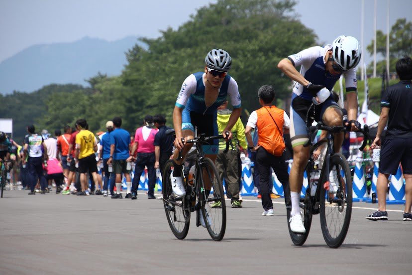 HmxqHIcRUj6g9Mq's tweet image. 全日本選手権ロードレース　u23
20位
サポート、応援ありがとございました。

来週は個人戦トラックなので切り替えて頑張ります🚲

📸:@yuhiobata1108  @NakashowaRS 

#wakos/#GNLab/#essential2/#京都トヨタ/#csデザインワークス/#yamatokogyo