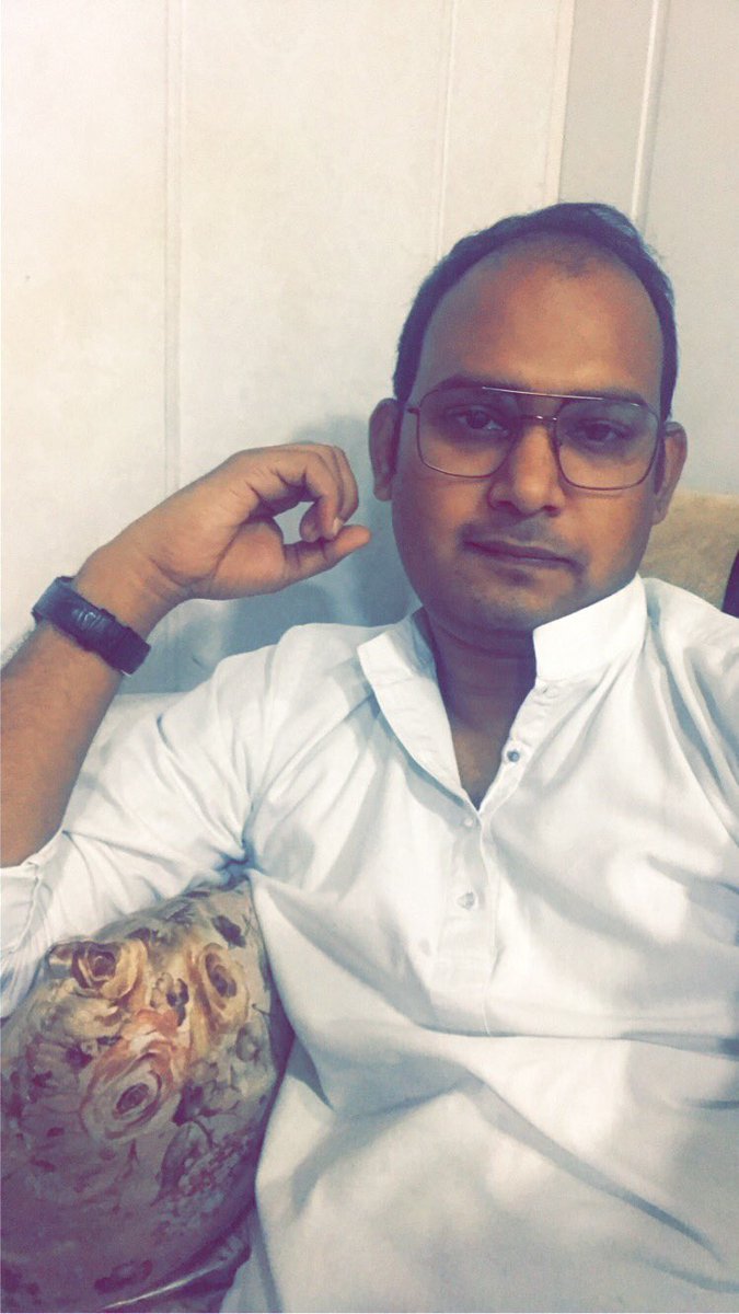 sameerzafar003's tweet photo. मेरी दीवानगी-ए-इश्क़ है इक दर्स-ए-जहाँ..
:
मेरे गिरने से बहुत लोग सँभल जाते हैं.. https://t.co/veZmy9p2pC