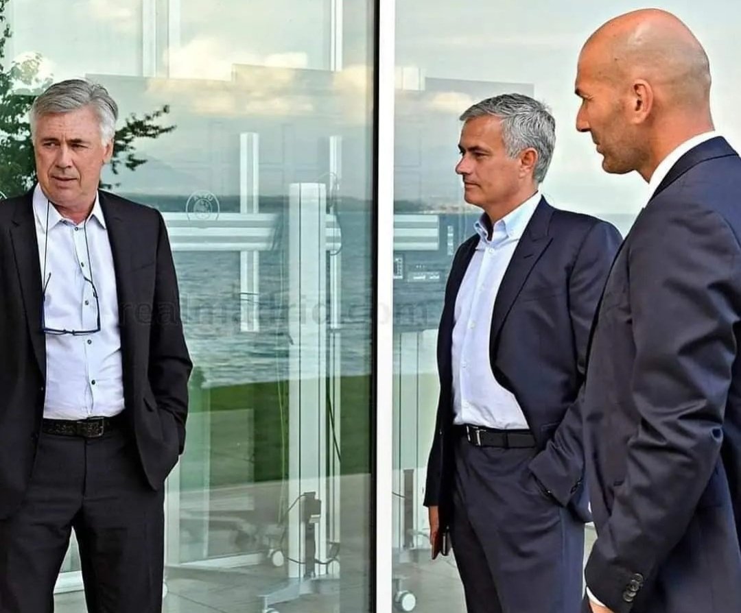 AdriRM33's tweet photo. • José Mourinho: Ganador de la Liga de los 100 puntos.
• Carlo Ancelotti: Ganador de la Décima y Decimocuarta.
• Zinedine Zidane: Ganador de 3 Champions consecutivas.

Historia del Real Madrid. 🤍 https://t.co/lNPGrUEgL2