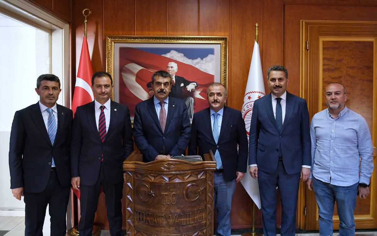 Yusuf__Tekin's tweet photo. Dün Tokattaydık. 8 yıl ekmeğini yiyip, suyunu içtiğim Türkiye’nin en güzel şehirlerinden biri. Önce Valimiz Numan Hatipoğlu ve Belediye Başkanımız değerli kardeşim Eyüp Eroğlu ile durum değerlendirmesi yaptık. https://t.co/iMwNPzPEmM