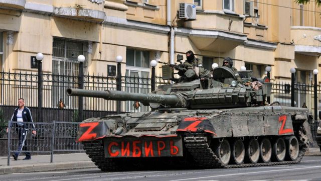 FzeP2MoWIAAxYk-