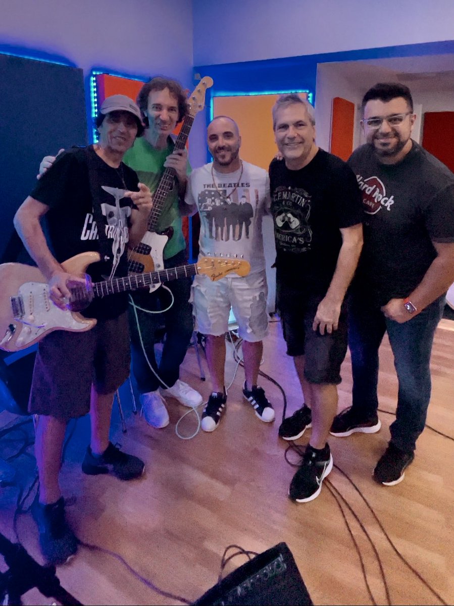 Poniendo a punto la máquina! Lo que viene llega... #rehersal ⁦<a href="/EnanitosOficial/">Enanitos Verdes</a>⁩ #rock #masrid #barxelona #milan