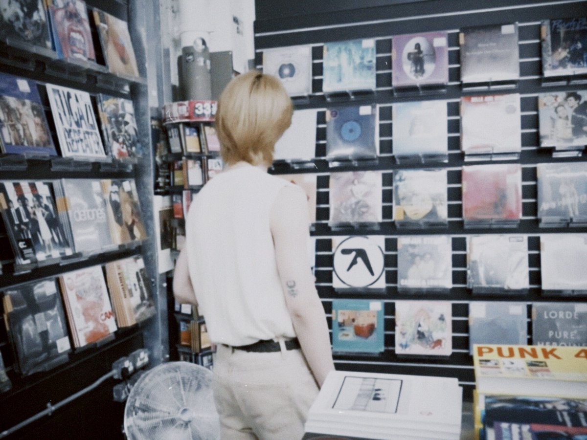 in London 💿 Vinyl , some books📓 and you <3