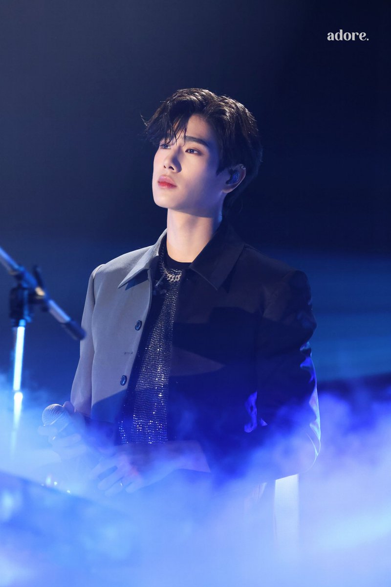 adoreux98's tweet photo. my prince 🤍

#LOLFanFest2023D2 
#phuwintang @phuwintang https://t.co/y0Scn0TJhl