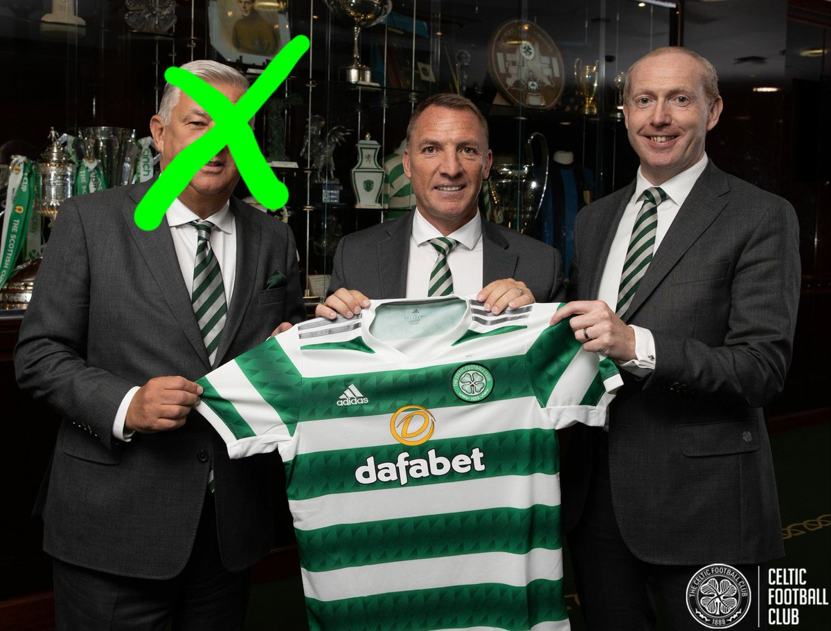 Fenian_Rodgers's tweet photo. Me and the bold Nicholson. Some lad him. Anyone good with photoshop to alter this pic for me? #celtic https://t.co/HM9WYCTwS0
