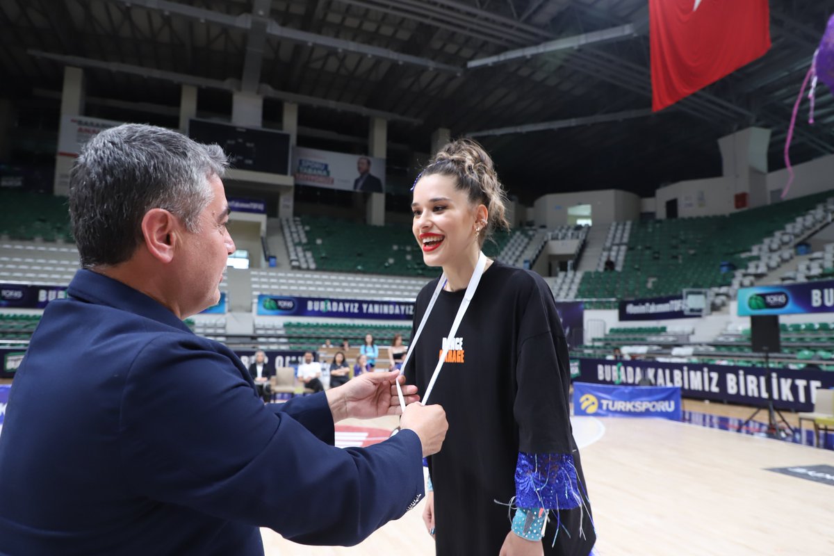 Sportif Salsa Türkiye Şampiyonasında madalyalar sahiplerini buldu.

Türkiye Dans Sporları Federasyonu iş birliğiyle Bursa’da düzenlenen Sportif Salsa Türkiye Şampiyonasında derece elde eden sporcularımıza madalyalarını takdim ettik.