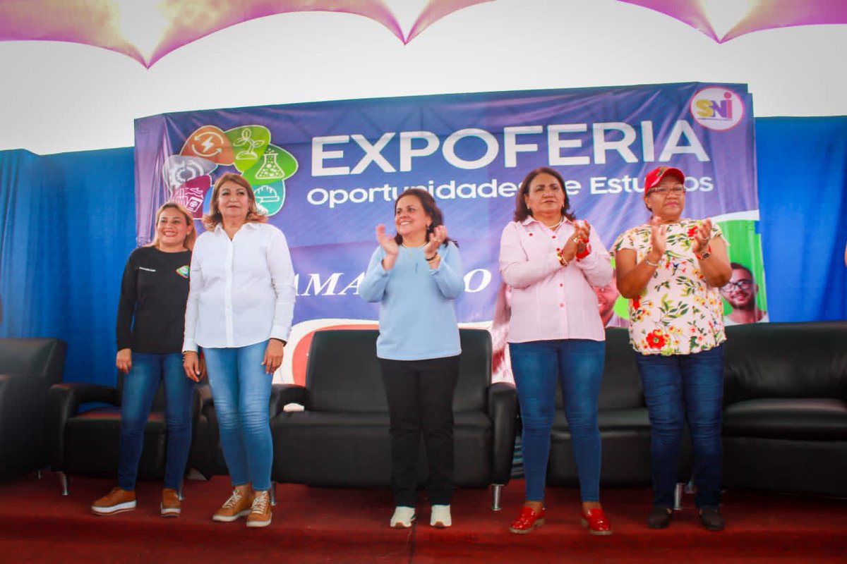 *Excelente EXPOFERIA 2023* 

Desde el Edo. Delta Amacuro sé realizó la EXPOFERIA de oportunidades académicas para todos nuestros futuros bachilleres de la patria ❤️ junto a nuestro Gobierno Bolivariano, CDCE, Juventud del partido y la OBE ❤️

Que vivan los estudiantes!!✌️