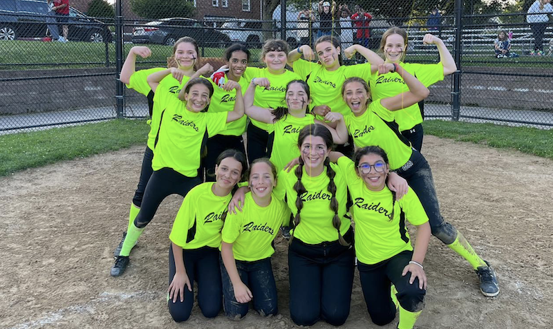 WatertownMANews's tweet photo. Young Softball Players Worked to Put Together Undefeated Regular Season
https://t.co/HRvNiFKOsZ https://t.co/e6shg6riio