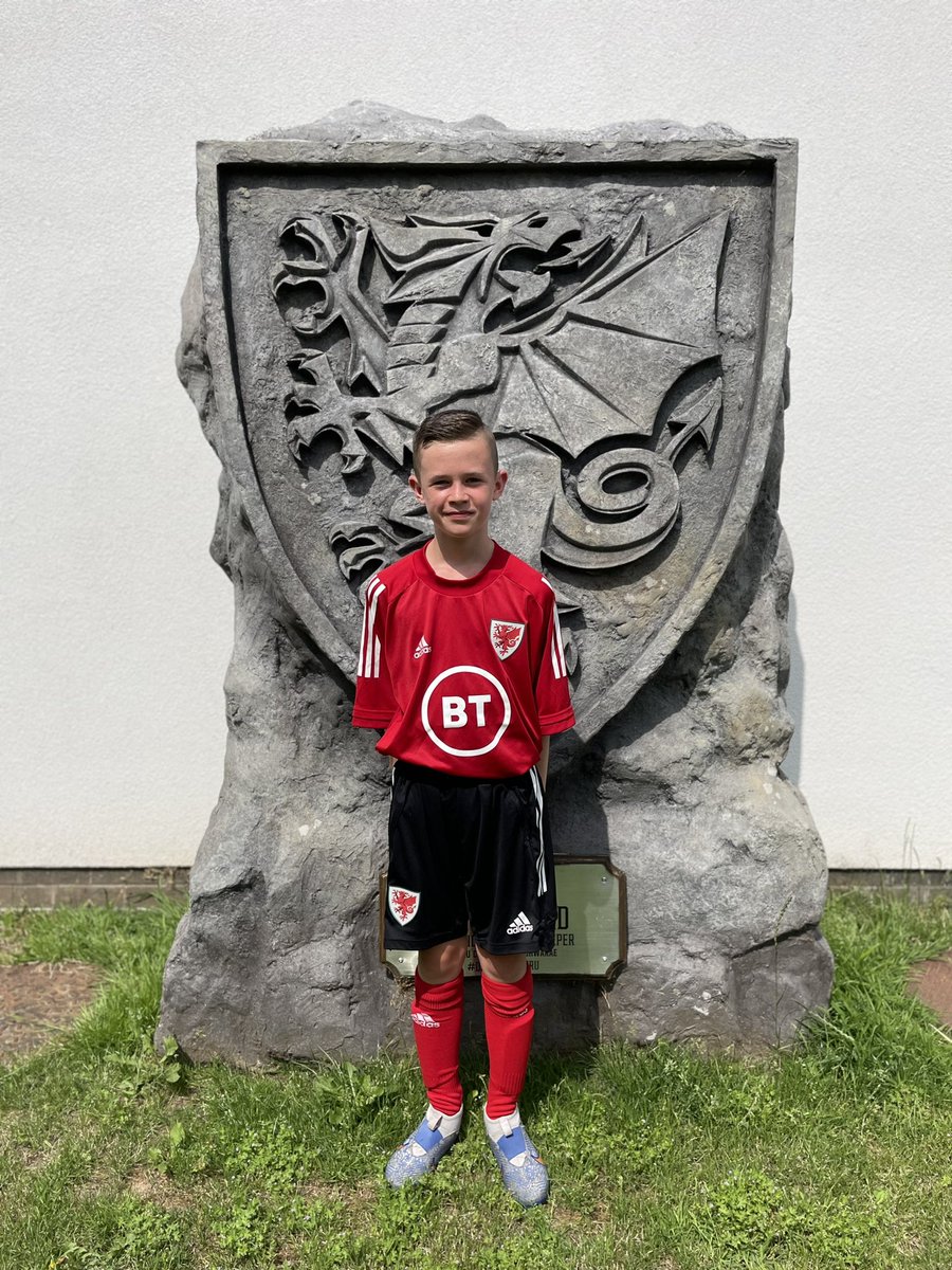 Mark Richards (@markrichardsdsw) on Twitter photo A brilliant morning at Collier’s Park for Aron. Another excellent experience & he loved being part of the <a href="/FAWCoachEd/">⚽️ FAW Coaching</a> Residential B Licence.
Fantastic to be able to watch & thanks to the FAW staff for their hospitality. 🏴 A brilliant morning at Collier’s Park for Aron. Another excellent experience & he loved being part of the <a href="/FAWCoachEd/">⚽️ FAW Coaching</a> Residential B Licence.
Fantastic to be able to watch & thanks to the FAW staff for their hospitality. 🏴
