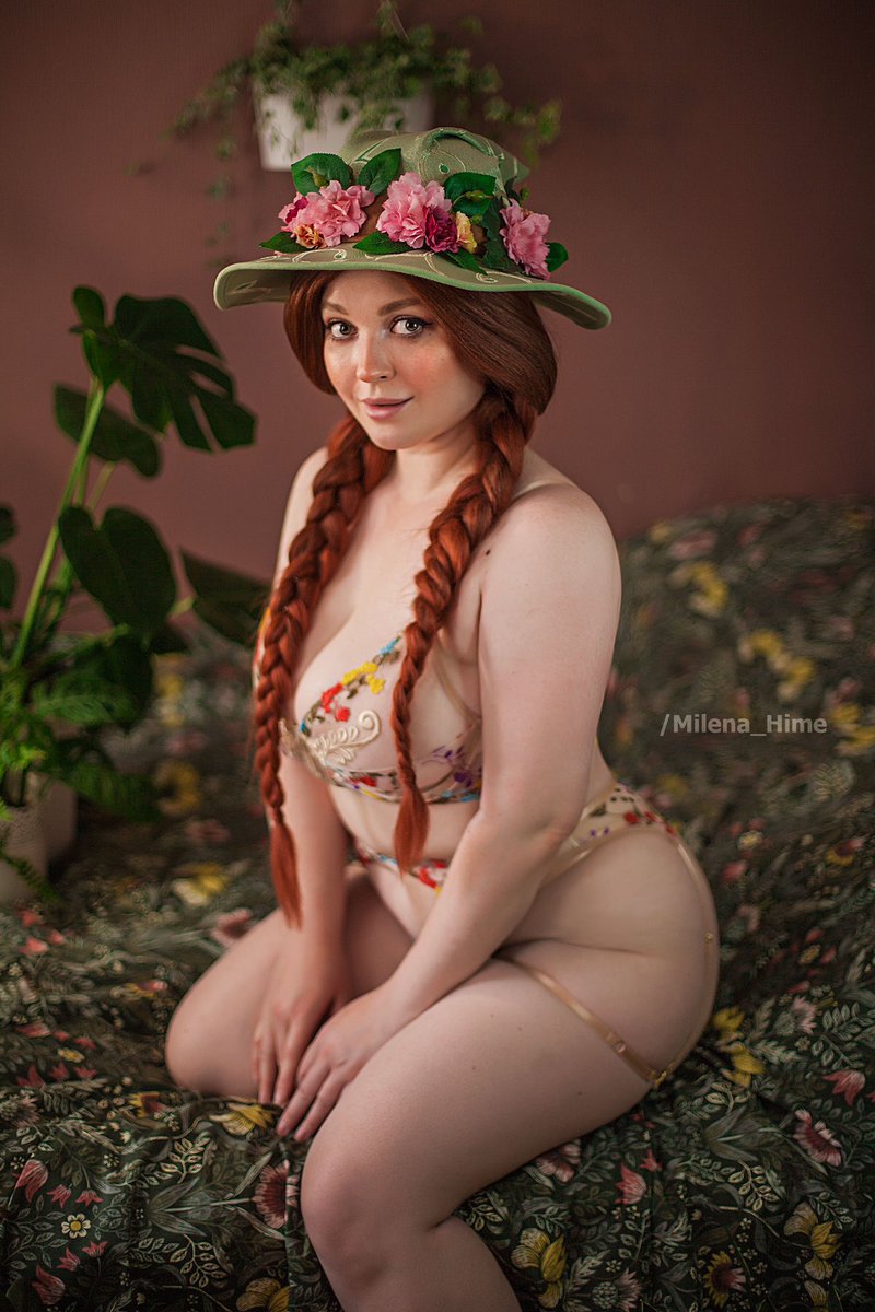 Do you like plants?) I have more than 20 different ones at home, it makes me happy to propagate and care about)
#HogwartsLegacy #mirabelgarlick #garlickcosplay #hogwartscosplay