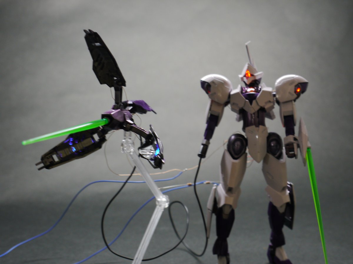 Anomodeller's tweet photo. ミカエリス　電飾と若干ディテールアップ
#水星の魔女 #ミカエリス #ガンプラ #バンダイ #電飾 https://t.co/Cg18CUl6mw