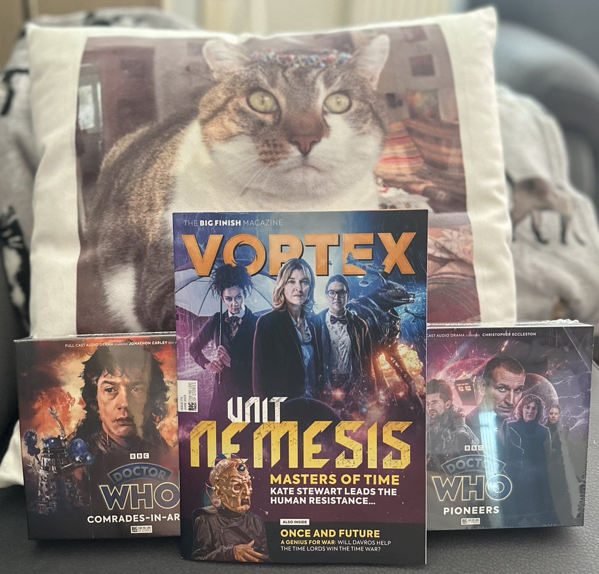 Finally I got my latest @bigfinish order. 😎 And I’m also very thankful for the last „Vortex“. 😍😍😍

@doctorwho @Jonathon_Carley @AjjazAwad #wardoctor #christophereccleston