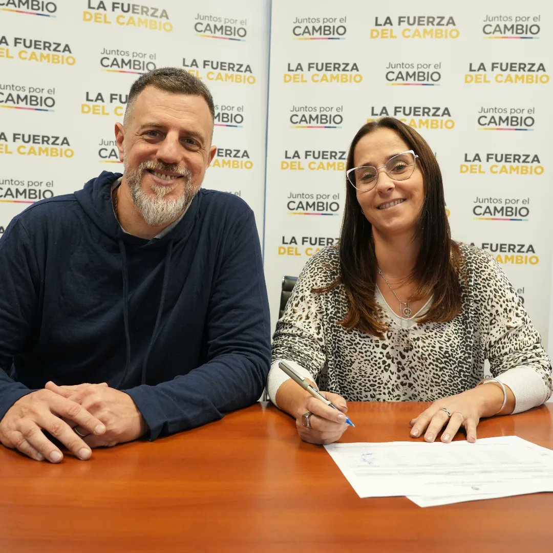 silvinabonafont's tweet photo. Gracias @nestor.grindetti @diegokravetz  @saladamian por confiar en mí para ser parte de la lista de concejales !

 A seguir trabajando,  hay equipo !! 🙌 https://t.co/meDUJzIJbL